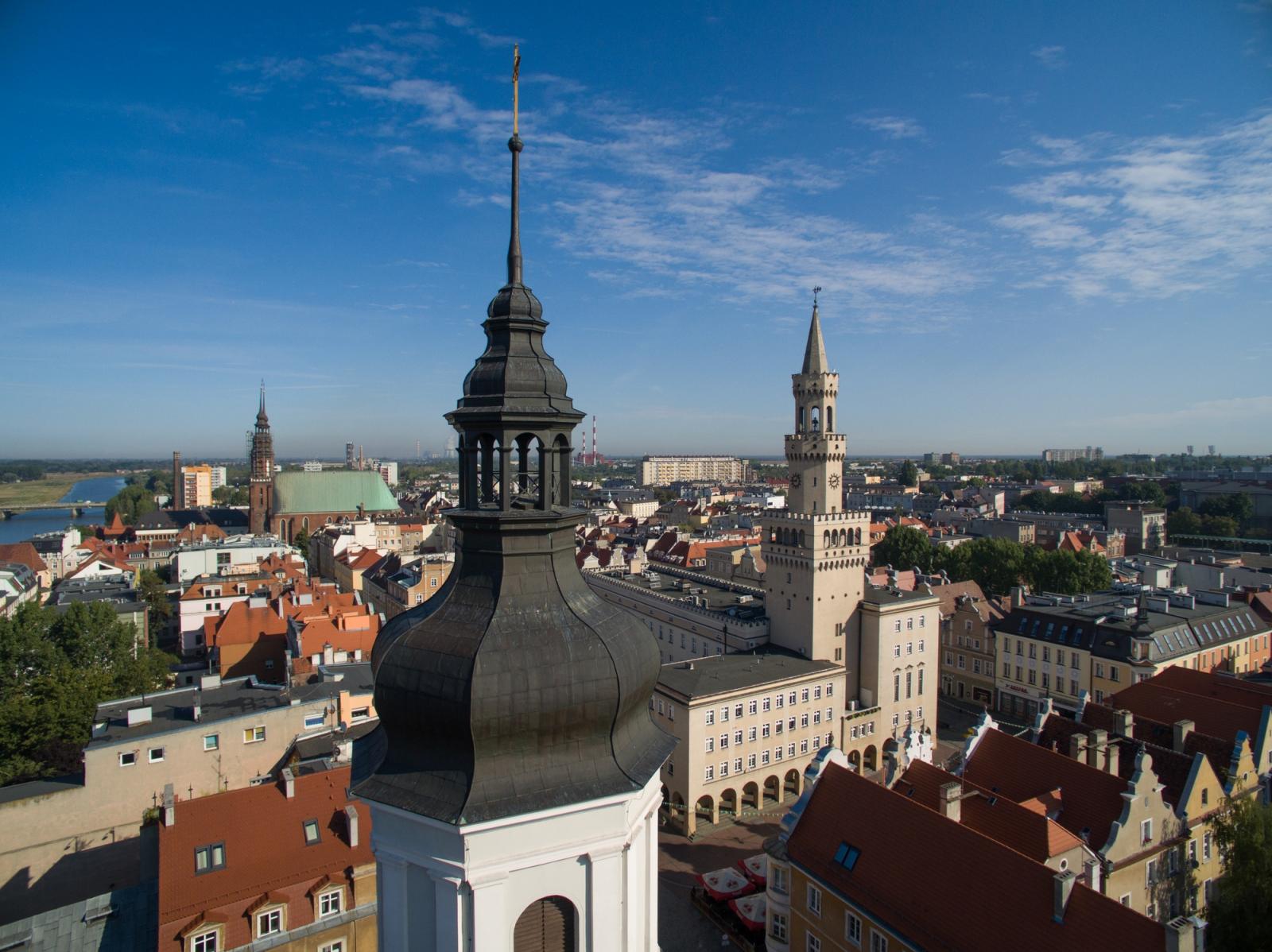 Widok na Ratusz w Opolu