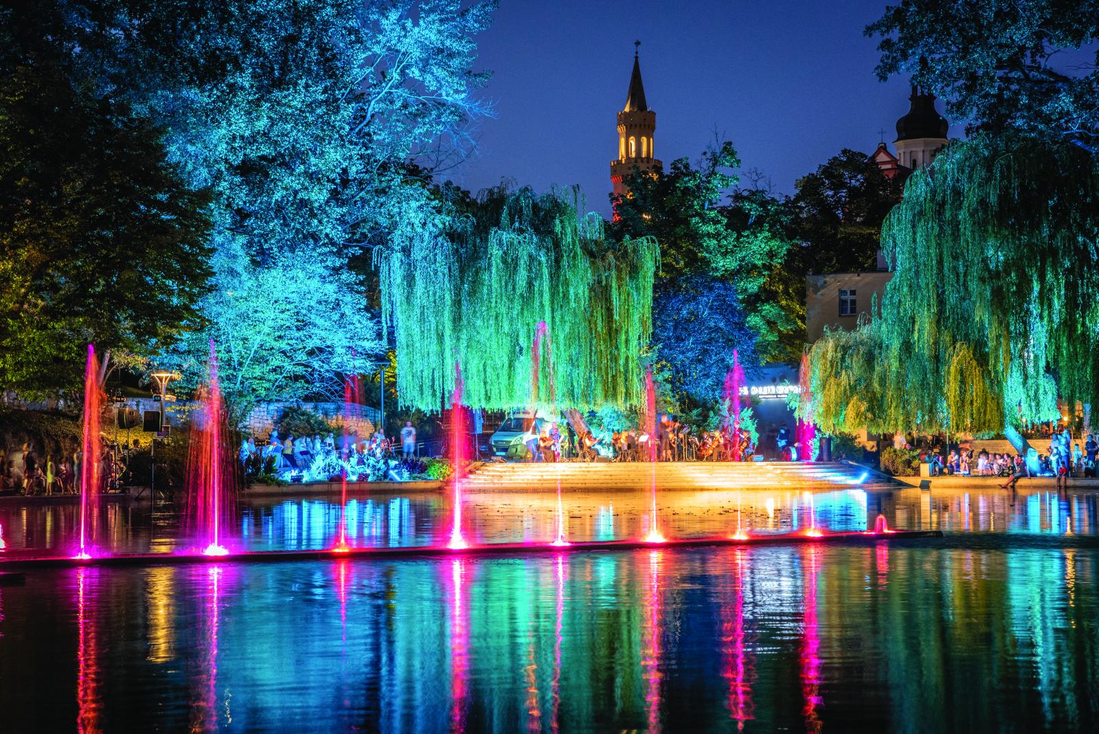 Staw Zamkowy z grającą fontanną, fot. P. Szpala