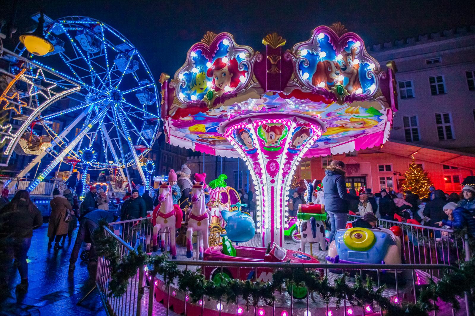 Karuzele na jarmarku