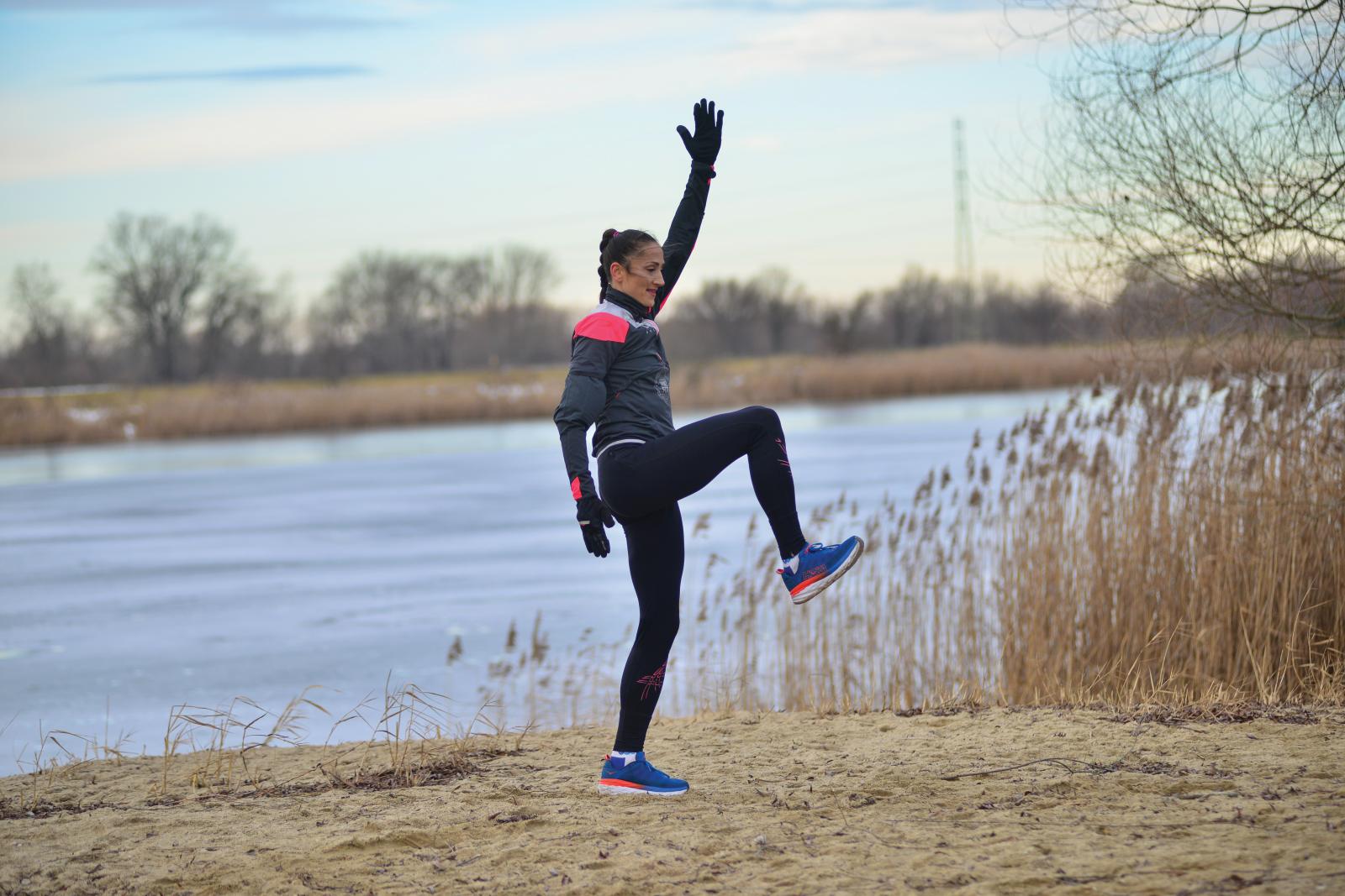 Wykroki z ugiętym kolanem