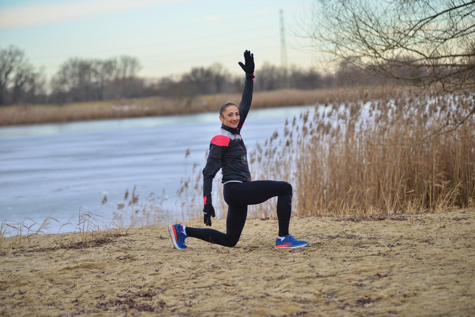 Wykroki z ugiętym kolanem