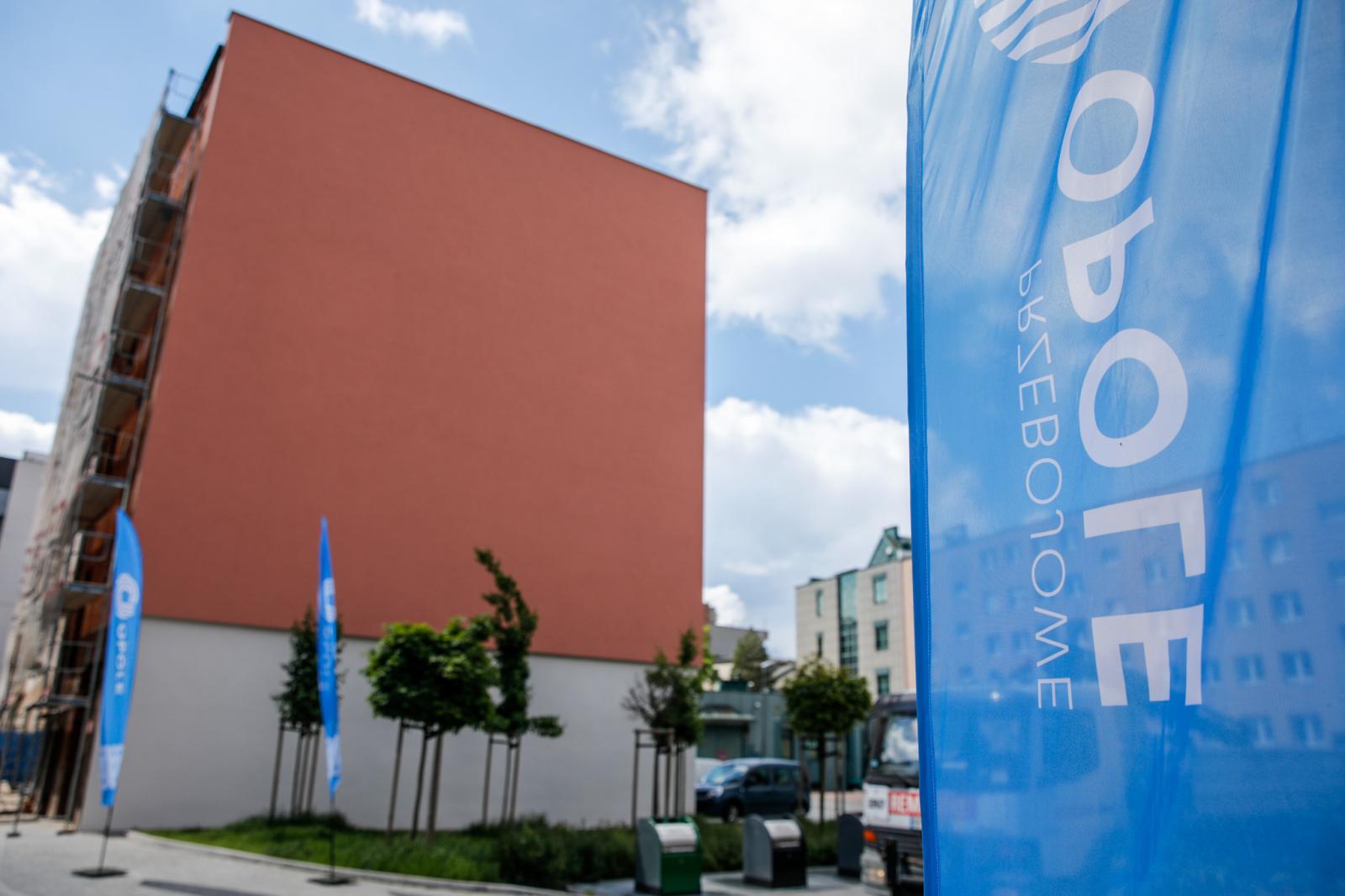 Konferencja nt. projektu i wykonanie muralu Krzysztofa Krawczyka