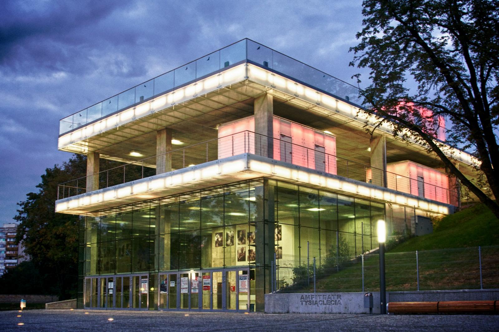 Wejście główne, widok współczesny.