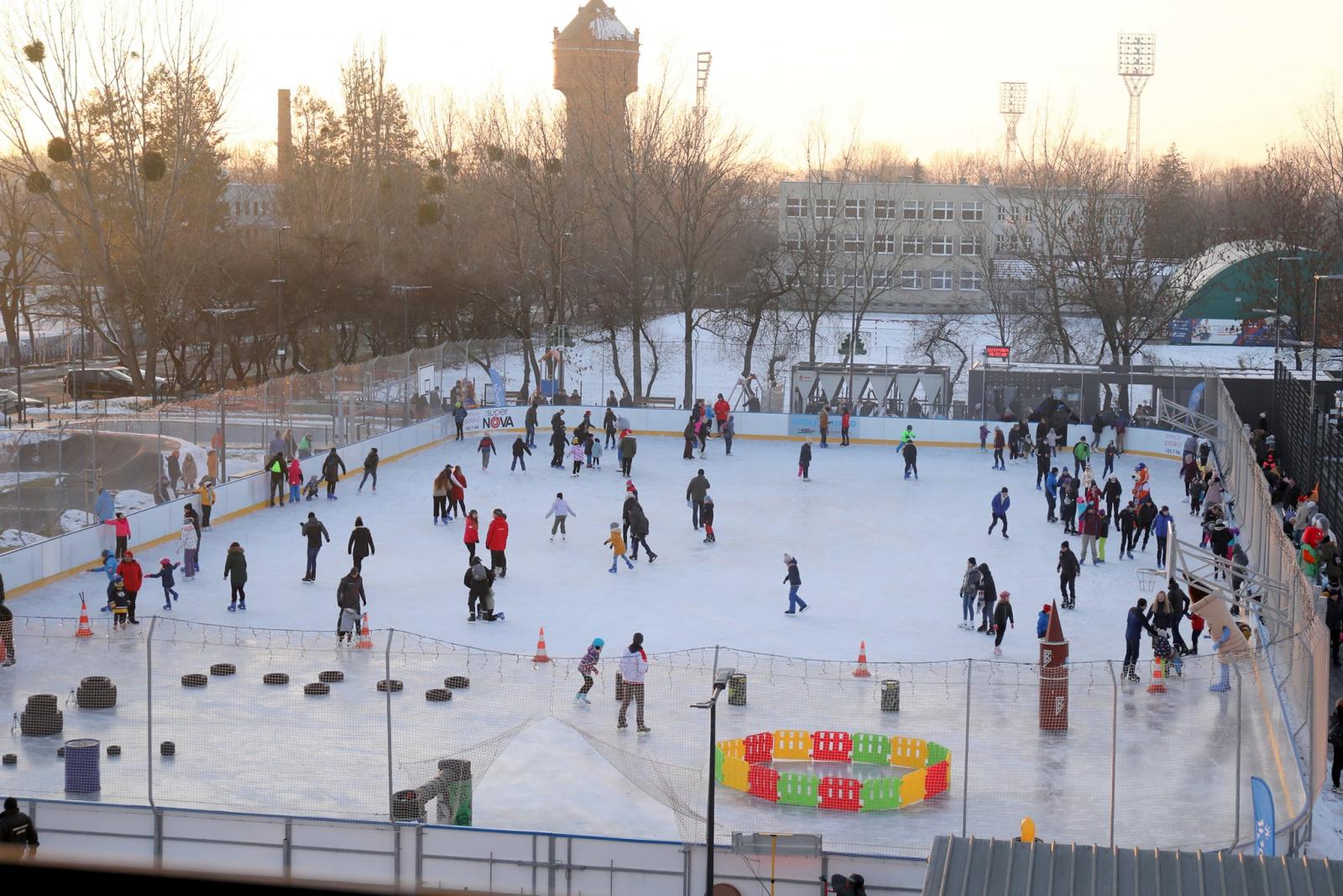 Lodowisko przy Toyota Park