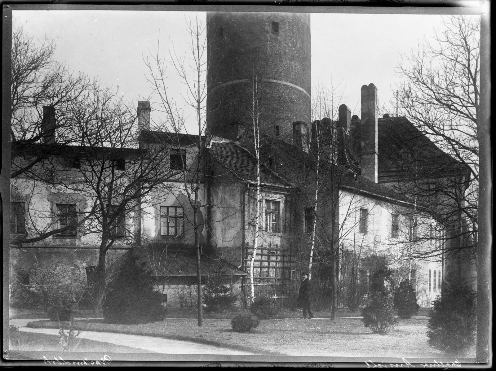 Zamek Piastowski w latach 20. XX wieku.