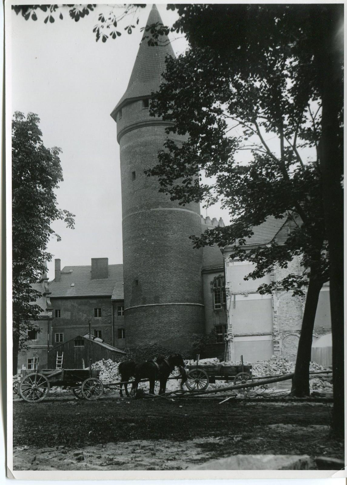 Rozbiórka Zamku Piastowskiego, 1929 rok.