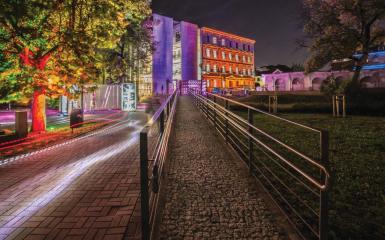 Miejska Biiblioteka Publiczna nocą