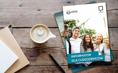  Informator dla cudzoziemców na stole banner
