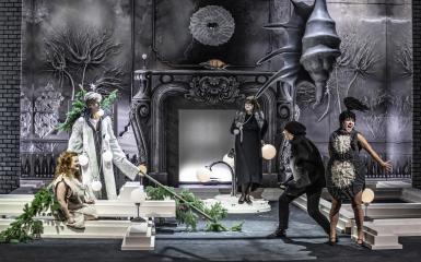 fot. Natalia Kabanow, spektakl "Jaki ten świat jest wielki Wrocławski Teatr Lalek"-