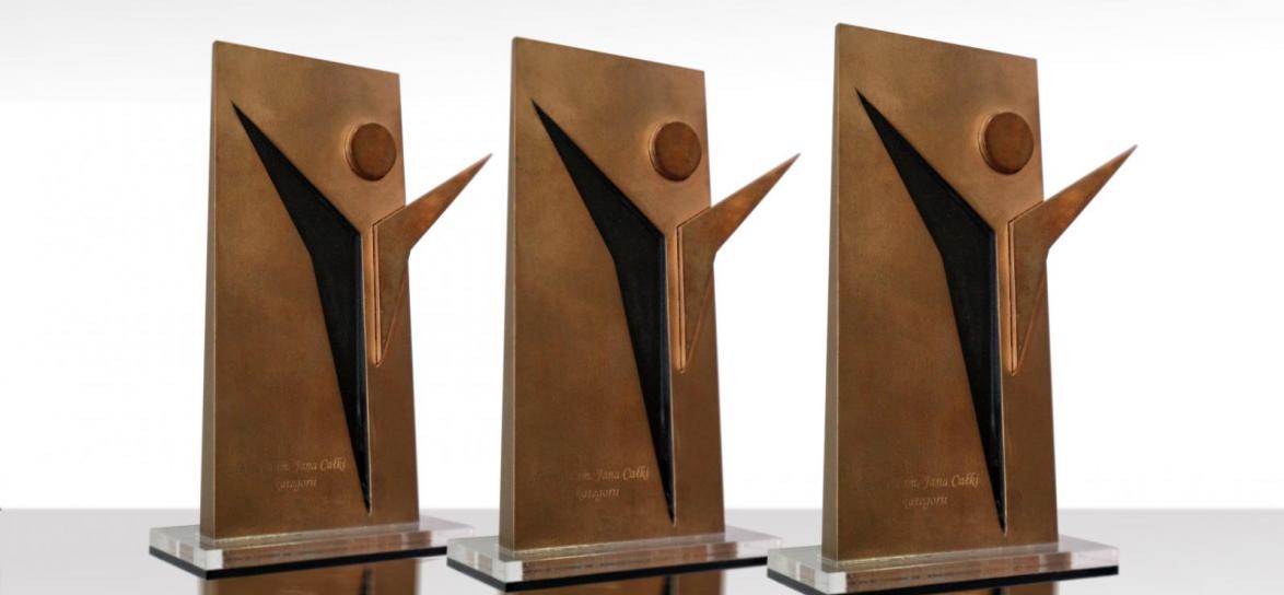 statuetki Nagrody imienia Jana Całki
