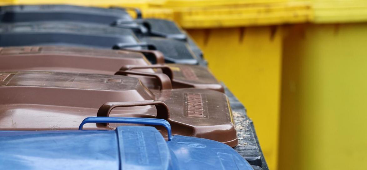 pojemniki na śmieci