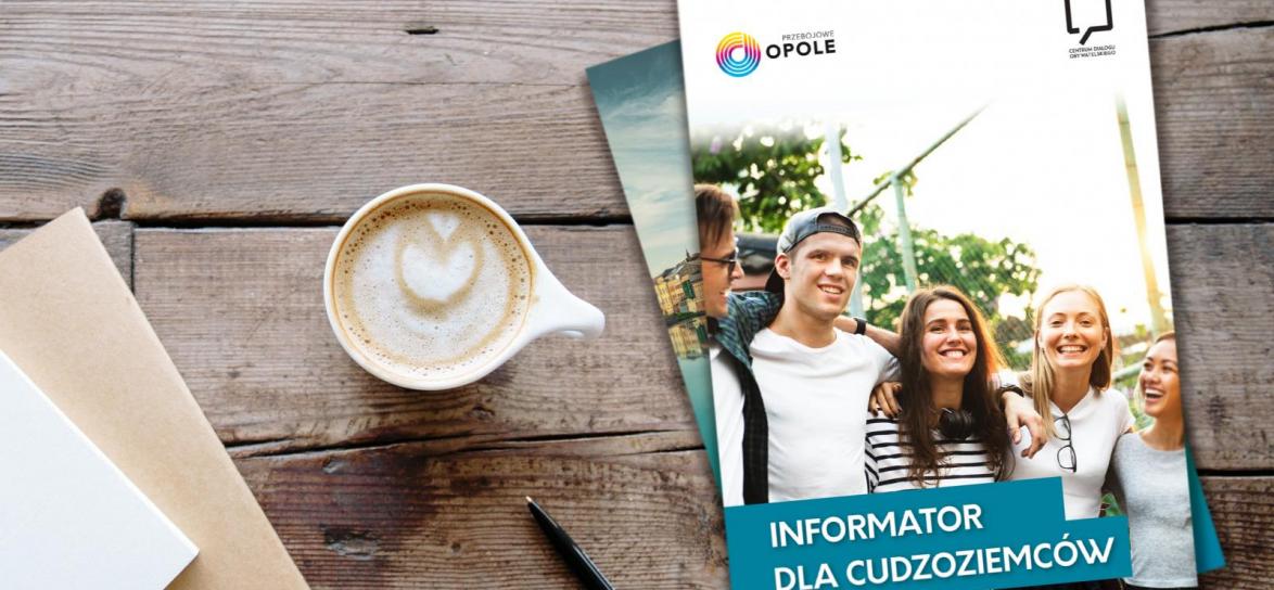  Informator dla cudzoziemców na stole banner