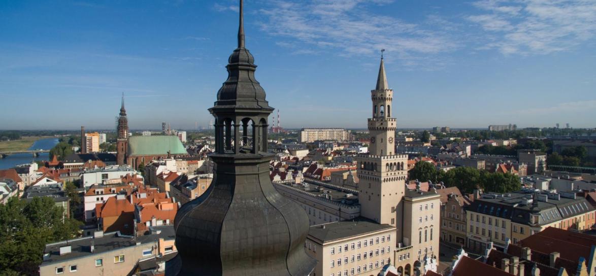 Widok na Ratusz w Opolu