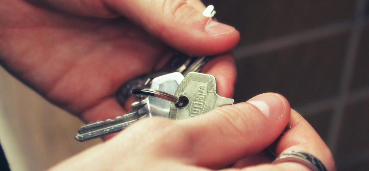 Klucze w dłoni