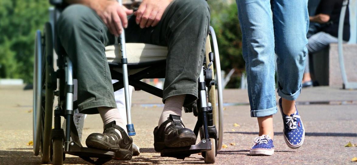 Osoba na wózku inwalidzkim