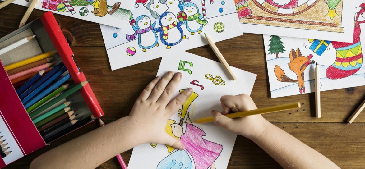 Dziecko rysujące