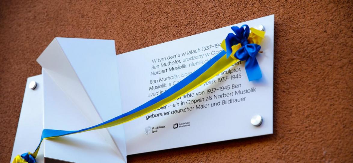 Tablica Bena Muthofer