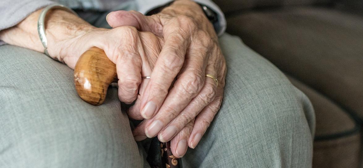Ręce seniora