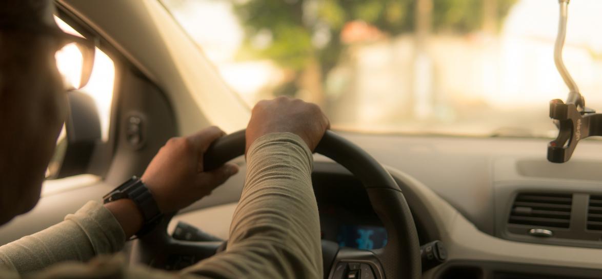 Osoba kierująca samochodem