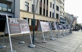 Wystawa plenerowa "PRL epoka szarej codzienności" Wystawa plenerowa "PRL epoka szarej codzienności"