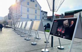 Wystawa plenerowa "PRL epoka szarej codzienności" Wystawa plenerowa "PRL epoka szarej codzienności"