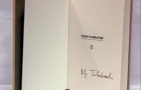 powieść Olgi Tokarczuk z autografem noblistki powieść Olgi Tokarczuk z autografem noblistki
