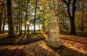 Pomnik Junony w Parku Nadodrzańskim Pomnik Junony w Parku Nadodrzańskim