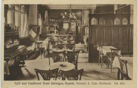 Kawiarnio-cukiernia Ernsta Schwigona przy Sternstrasse 8, na rogu z dzisiejszą ul. Kościuszki. Kawiarnio-cukiernia Ernsta Schwigona przy Sternstrasse 8, na rogu z dzisiejszą ul. Kościuszki.