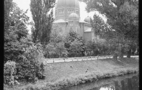 Wybudowana w 1897 r. Nowa Synagoga przy Hafenstrasse (obecnie ulica Piastowska), ok. 1930 rok  Wybudowana w 1897 r. Nowa Synagoga przy Hafenstrasse (obecnie ulica Piastowska), ok. 1930 rok