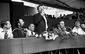 Lech Wałęsa na spotkaniu z mieszkańcami Opola w 1981 roku