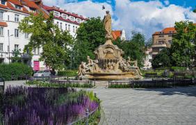 Plac Daszyńskiego, Opolska Ceres