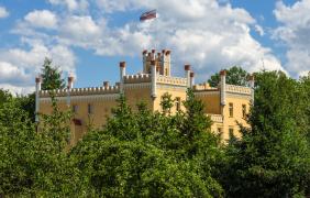 Narok, pałac fot. Przemysław Supernak, SuperGlob